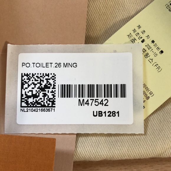 W/Receipt 🌸🌸 NEW 🌸🌸 Louis Vuitton T-26 with Crossbody Strap - Picture 15 of 15